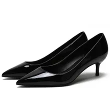 Женские элегантные туфли-лодочки из лакированной кожи на среднем тонком каблуке; пикантные туфли-лодочки с острым носком; классические модельные вечерние и свадебные туфли; E0047
