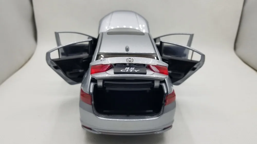 1:18 литья под давлением модель для Honda City 2018 все новые седан сплава игрушечный автомобиль миниатюрный коллекция подарки Jazz Fit