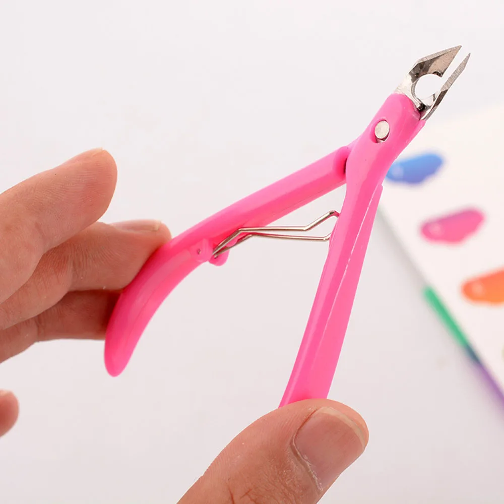 Plastic handle peeling shears Women Nail Art Nipper Stainless Steel Cuticle Clipper Manicure Plier Cutter Tool Random Color