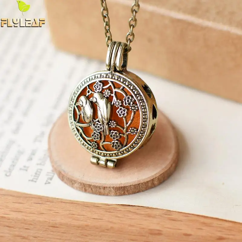 

Flyleaf Forest Bird Flower Necklaces & Pendants For Women Retro Style Essential Oil Aromatherapy Picture Frame Jewelry