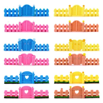 

Simulation Fence Door Models Cartoon Anime Figure Resin Small Ornaments DIY Creative Home Fence Material Accessories Figma Toys