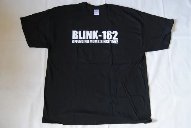 BLINK 182 FAMILY REUNION T SHIRT NEW 