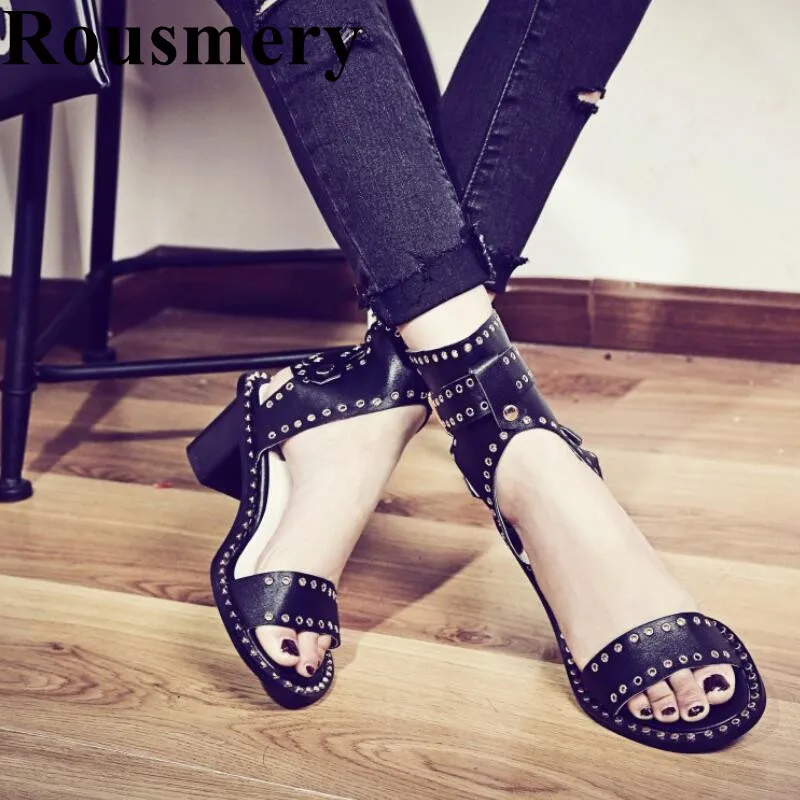 

2019 Newest Rome Style Rivet Decoration Open Toe And Square Heel Mid Heel Buckle Strap Summer Fashion Women Sandals