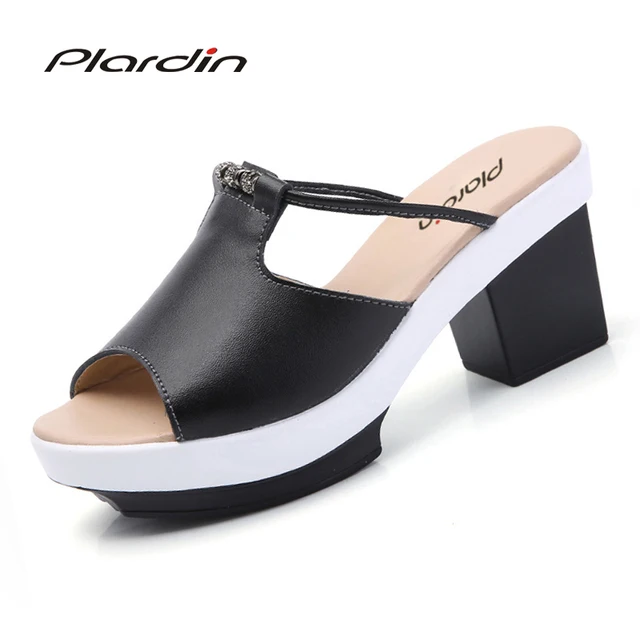 ร้านรองเท้าแฟชั่น ส้นสูง