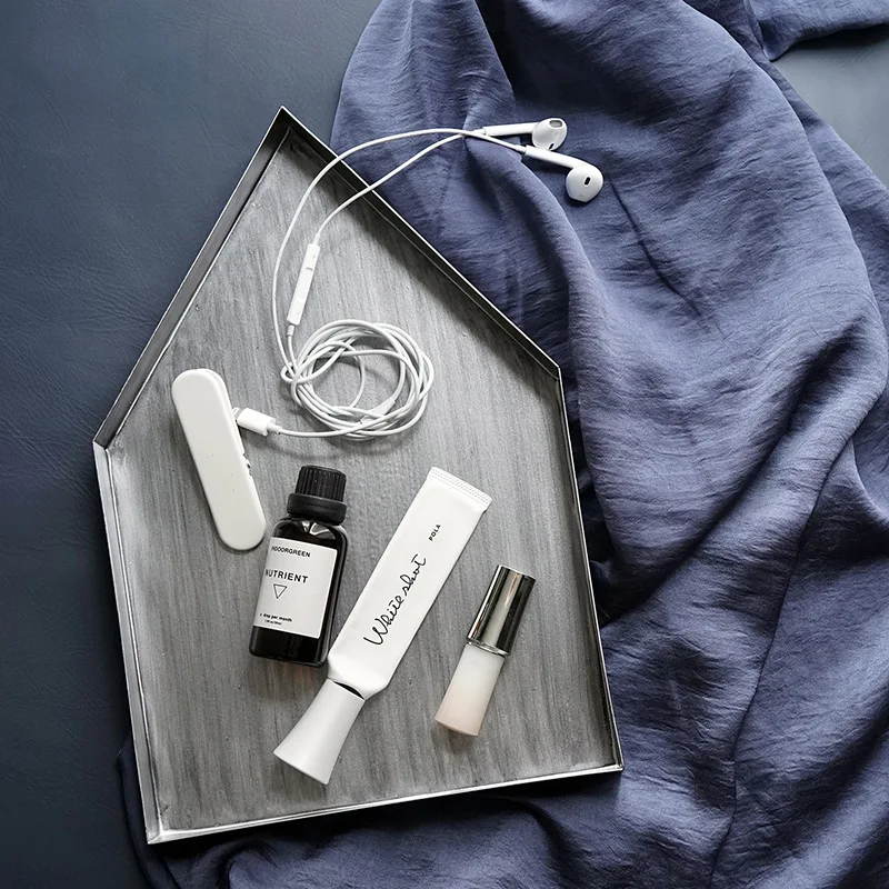 

Kitchen Tray House Shape Shallow Mouth Scandinavian Desktop Storage Tray Ins Porch Key Tray Sundries Storage Holder