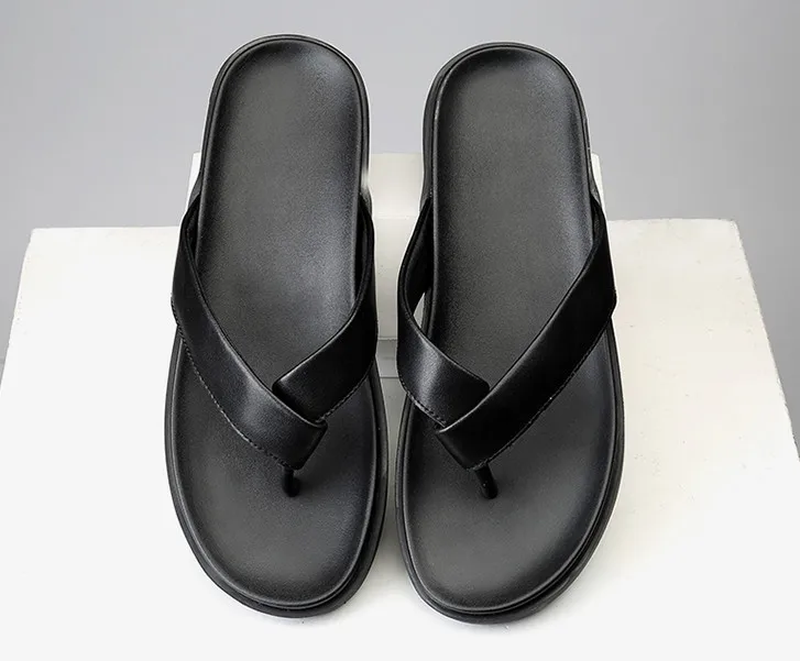 

Men Summer Fashion Outdoor Indoor Beach Holiday Youth Flat Slipper Men Personality Non slip Breathable Leather Moccasins