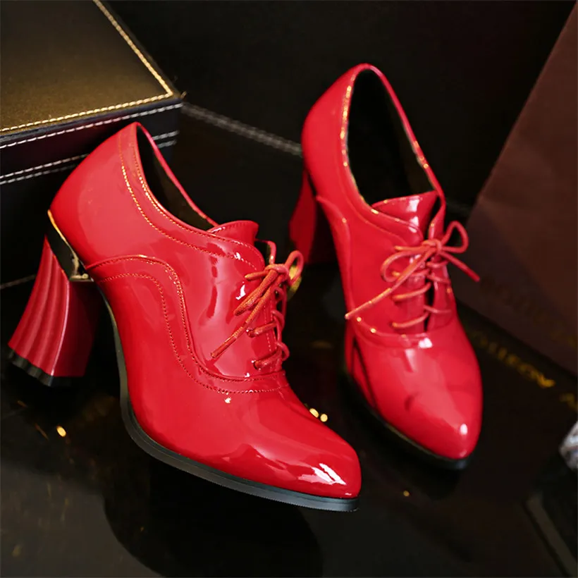 Винтажные женские туфли-лодочки на шнуровке, красные туфли-оксфорды из лакированной кожи с острым носком в британском стиле, туфли-броги на высоком блочном каблуке в стиле панк, повседневная Офисная Женская обувь - Цвет: Red