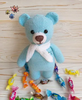 

crochet armigurumi rattle toy bear model number 8141