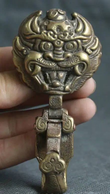 

S0870 Old Chinese Collect Ancient Bronze Beast unicorn Lion Foo Fu Dog Buckle Statue