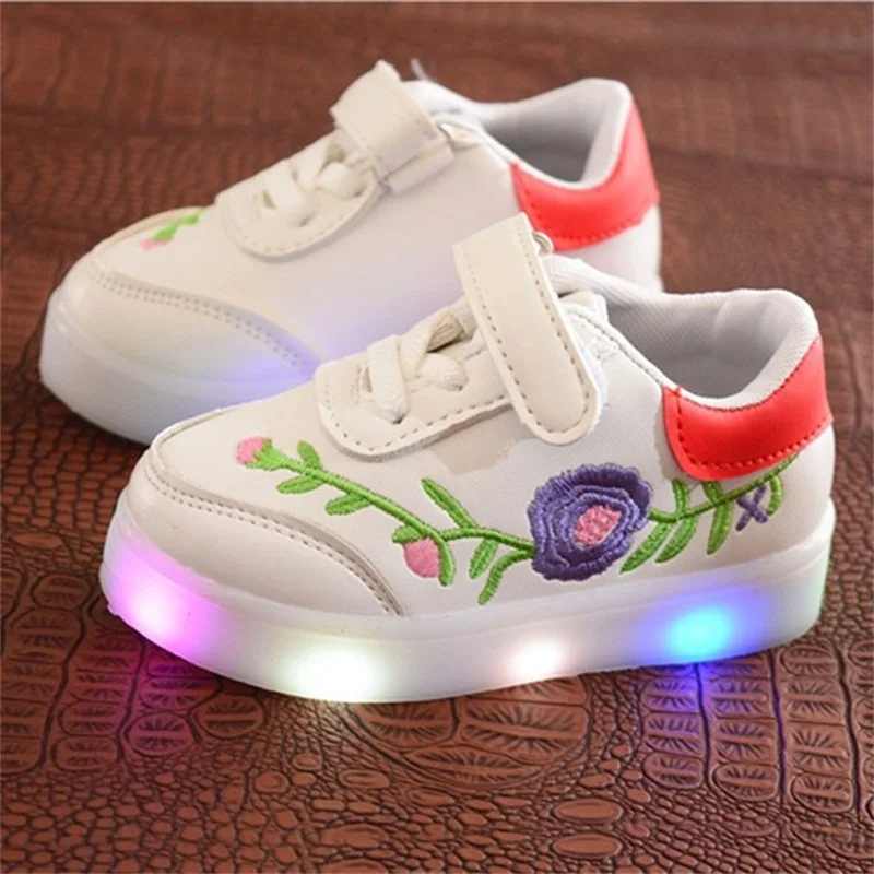 

Fashion Children's Luminous Shoes Flower Embroidery Girls Shoes Warm LED Luminous Shoes Non-slip Wearable Children's Sneakers