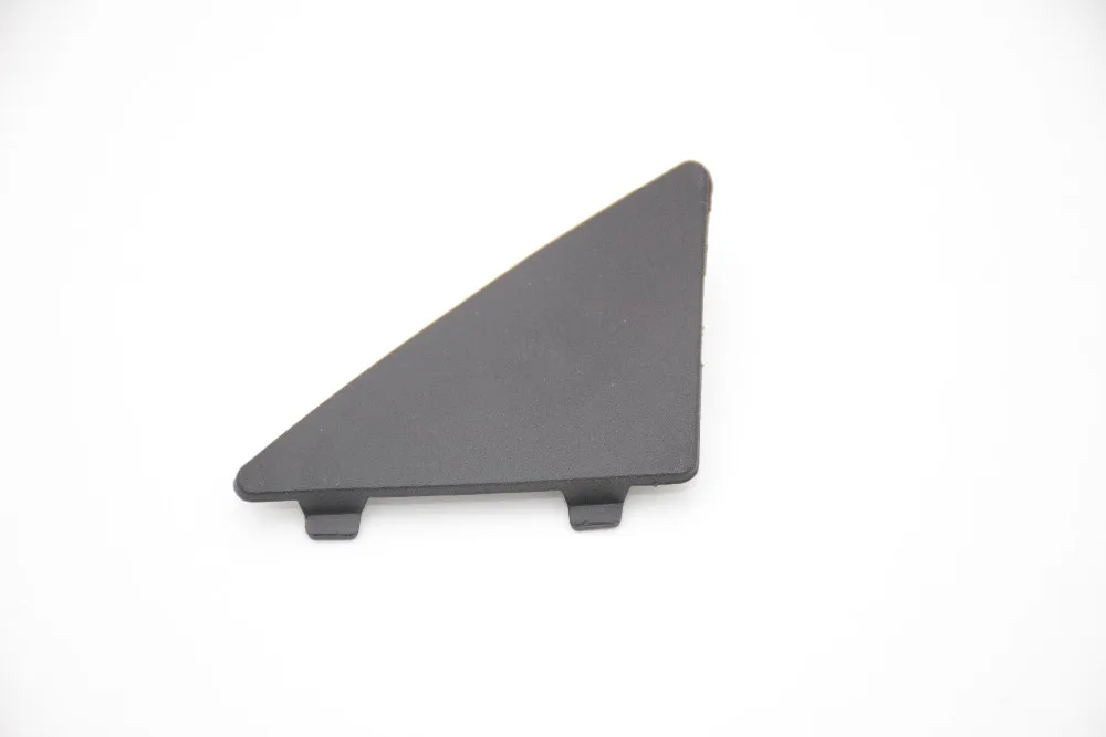 

1 Pcs BHN1-50-101 Front Right Lower Bumper Triangle Trim Tow hook Cover Cap RH for MAZDA 3 AXELA 2014-2017