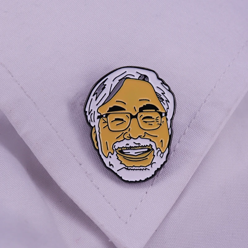 B2     Japanese Hayao miyazaki Pin Badge Cartoon Fan Brooches  (2)