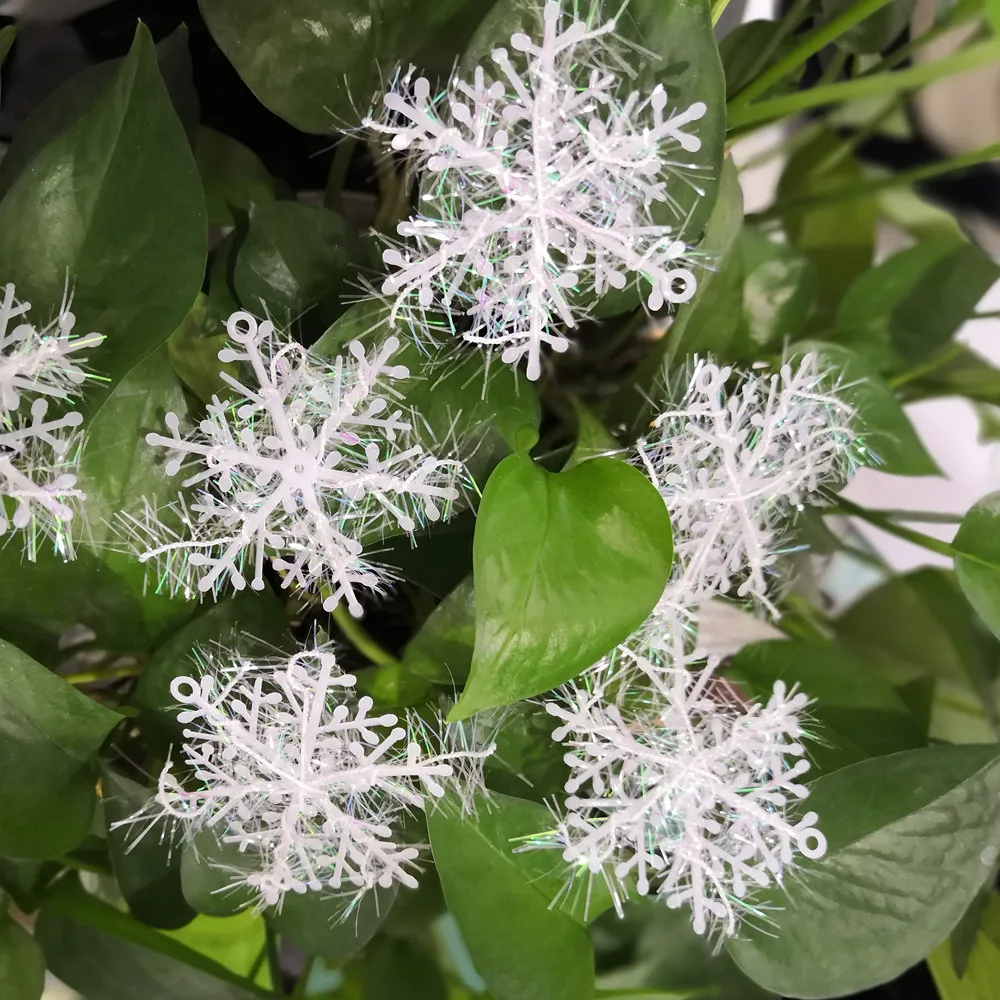 

100pcs/lot Christmas Tree Decorations 6cm Snowflakes Plastic White Artificial Snow Xmas Window tree Decorations for Home Navidad
