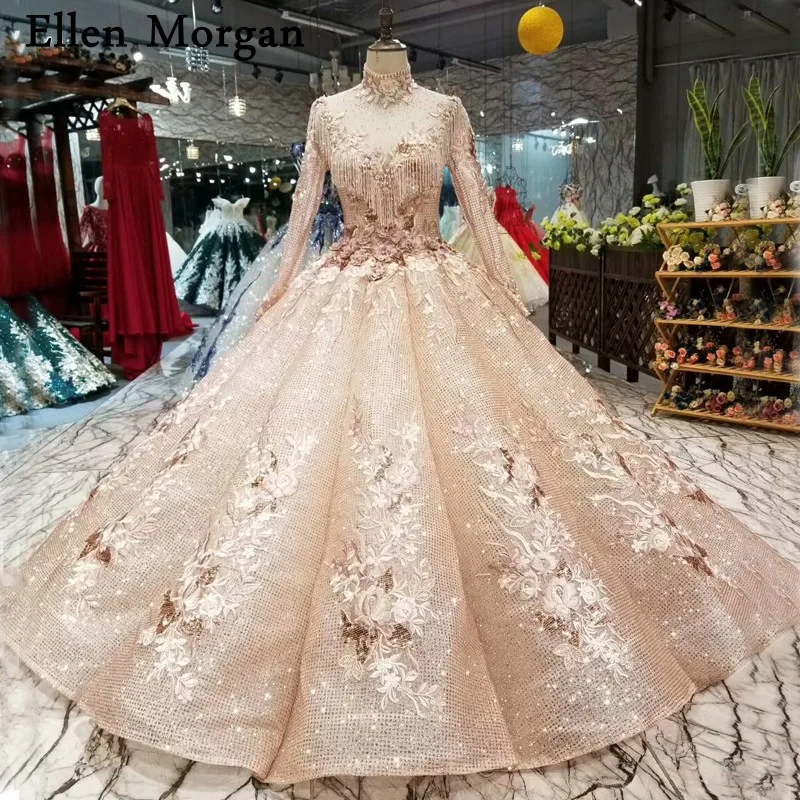 

Vintage Long Sleeves Backless Muslim Wedding Dresses 2019 for Women 3D Flowers Lace Puffy Princess Ball Gowns Bridal Gowns