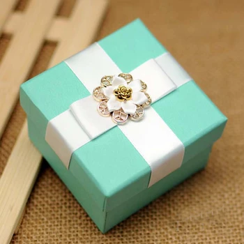 

100pcs lot wholesale Square wedding return gifts boxes party Bridesmaid gift chocolate favors container candy box for guests
