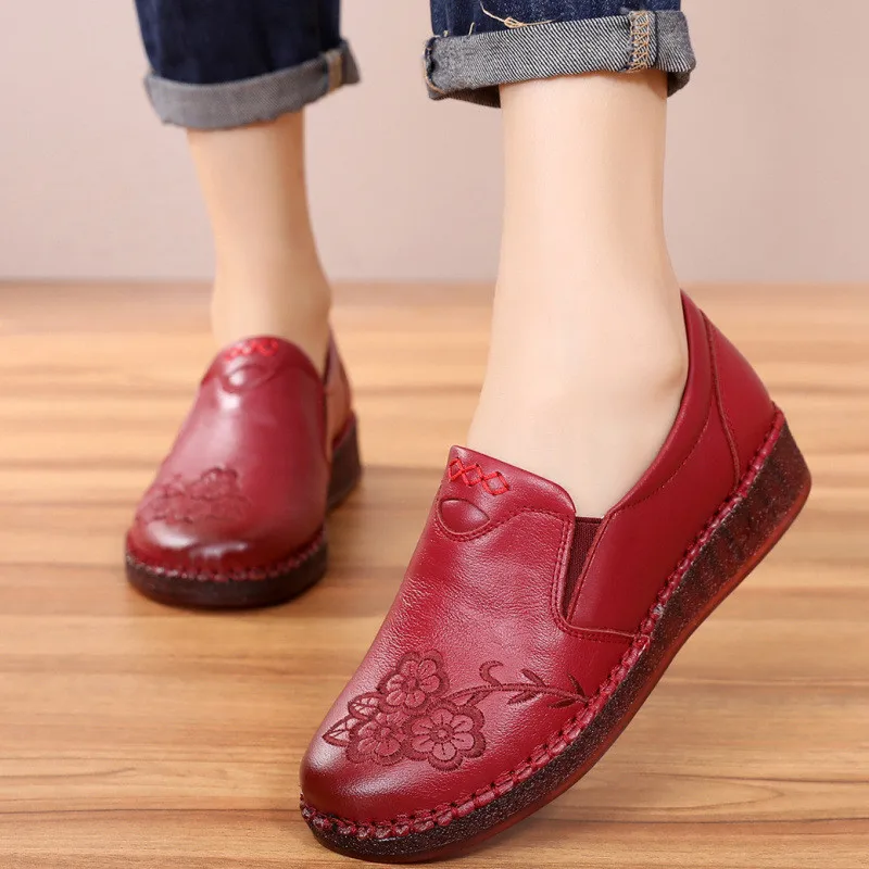 Retro Handmade Women's Genuine Leather Flats Shoes Solid color Slip on Round Toe Flat Shoes Woman 3 Colors Ladies Loafers