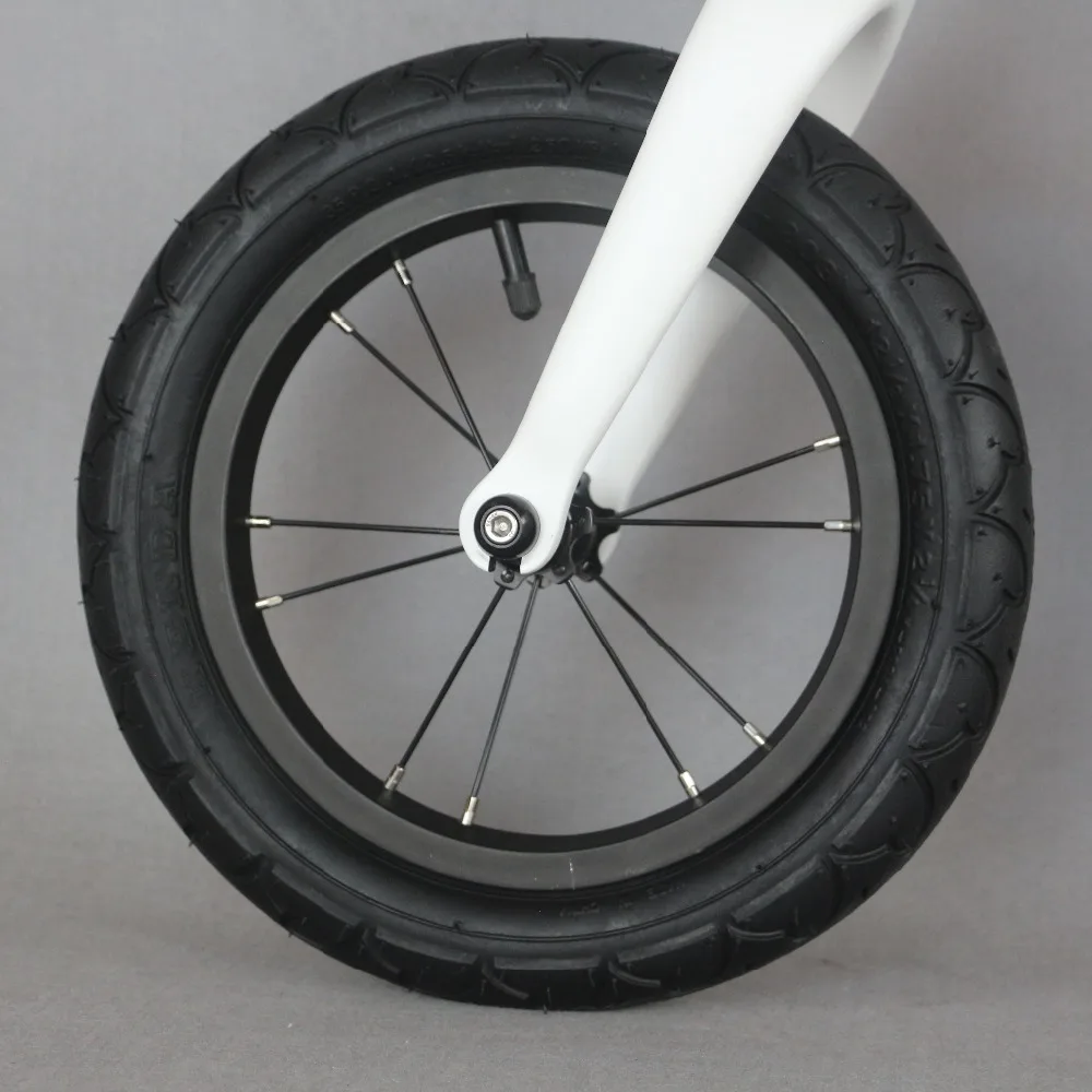 Children's balance bike is suitable for 2 ~ 6 year old full carbon fiber complete children's bike can be customized paint color Children's balance bike is suitable for 2 ~ 6 year old full carbon fiber complete children's bike can be customized paint color