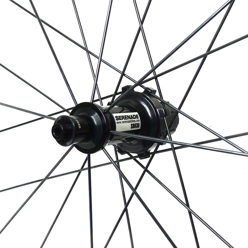 Road_bike_wheels_straight_hub_SR030CB_rear