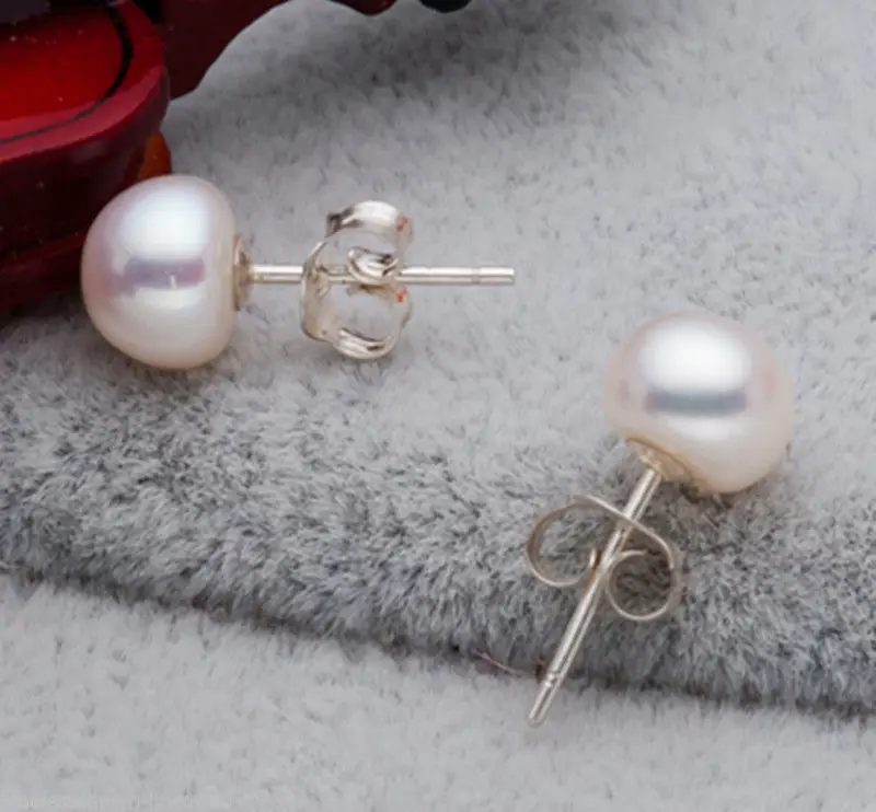 

Free shipping@ Genuine White Cultured Freshwater Pearl Sterling Silver Stud Earrings