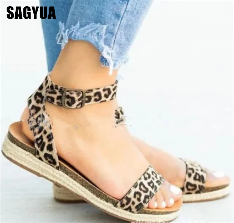 

Sexy leopard sandals Summer Women Open toe flat Platform Casual shoes Ladies Outdoor Beach flip flops Female Slides Girls A555