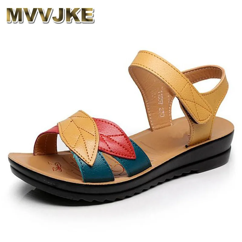 MVVJKE الصيف جديد الأم الصنادل لينة أسفل المضادة للانزلاق منتصف العمر أزياء صناديل للنساء شقة مريحة أحذية نسائية