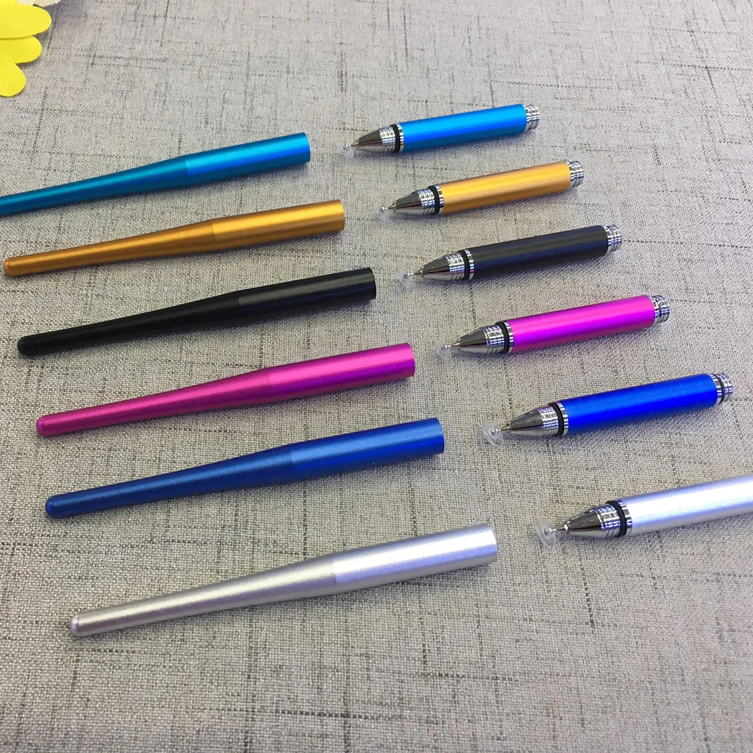 

Touch Screen Pen Sharp-tailed Disc Pen Conductive Cloth Head Suction Cup Two-in-one Stylus Pen Metal Capacitor Pen