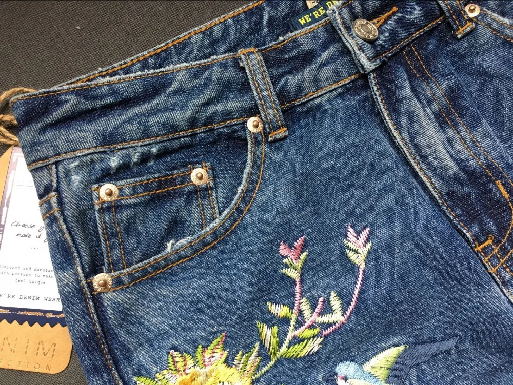 2017 Europe and the United States women\'s three-dimensional 3D heavy craft bird flowers before and after embroidery high waist Slim straight jeans large code system 46 yards (16)