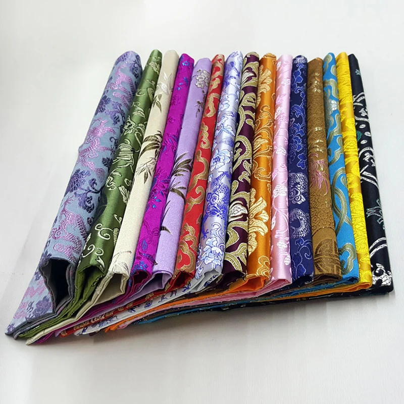 

28x38cm Golden Pattern Silk Embroidered Western Pad Placemat Insulation Dining Table Mat Square Bowl Coaster Kitchen Accessories