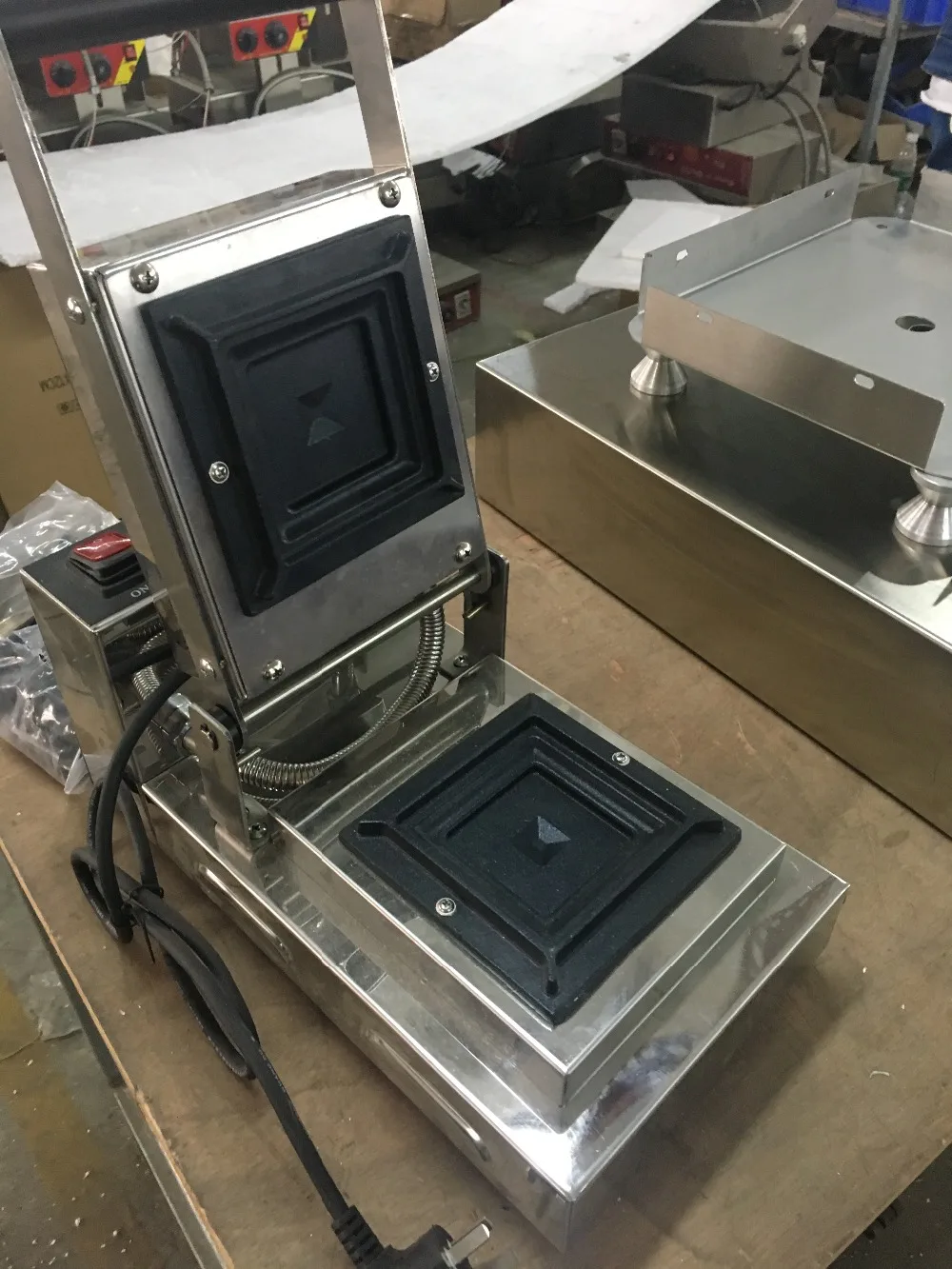 Commercial single hot pressing toast bread sandwich wrapping machine stuffing Toaster sandwich waffle maker machine 110v 220v