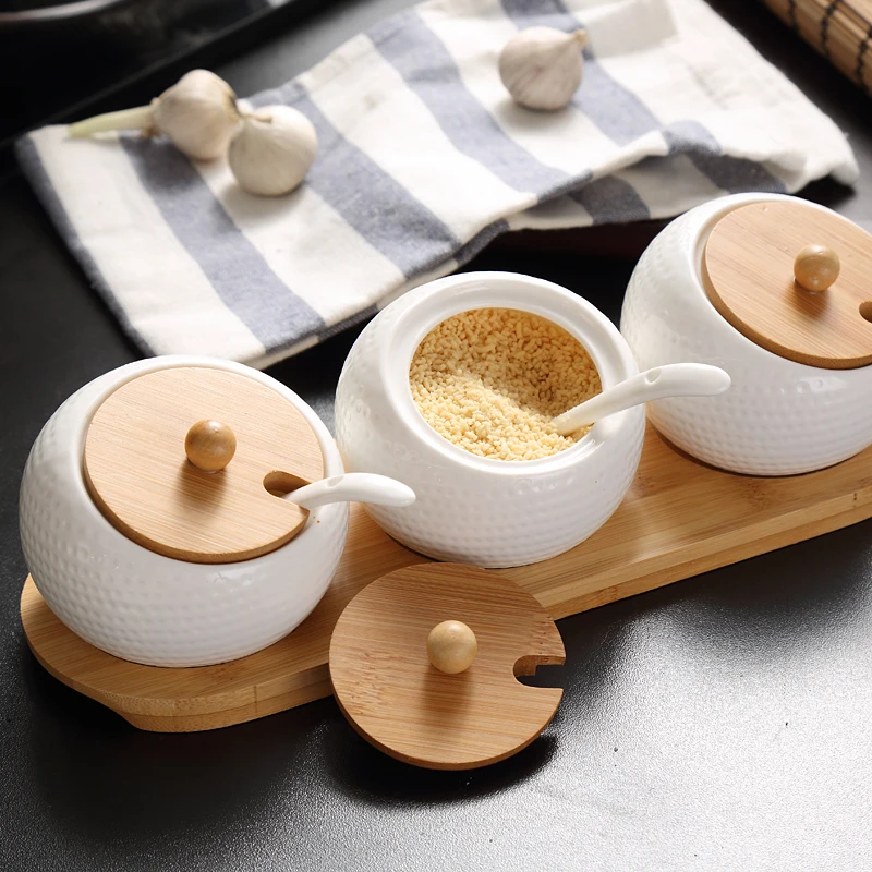 

3Pcs Spice Jar Seasoning Can Sugar Bowl With Lid Ceramic Seasoning Box Kitchen Tool Salt Storage Box Kitchen Condiment Box JJ211