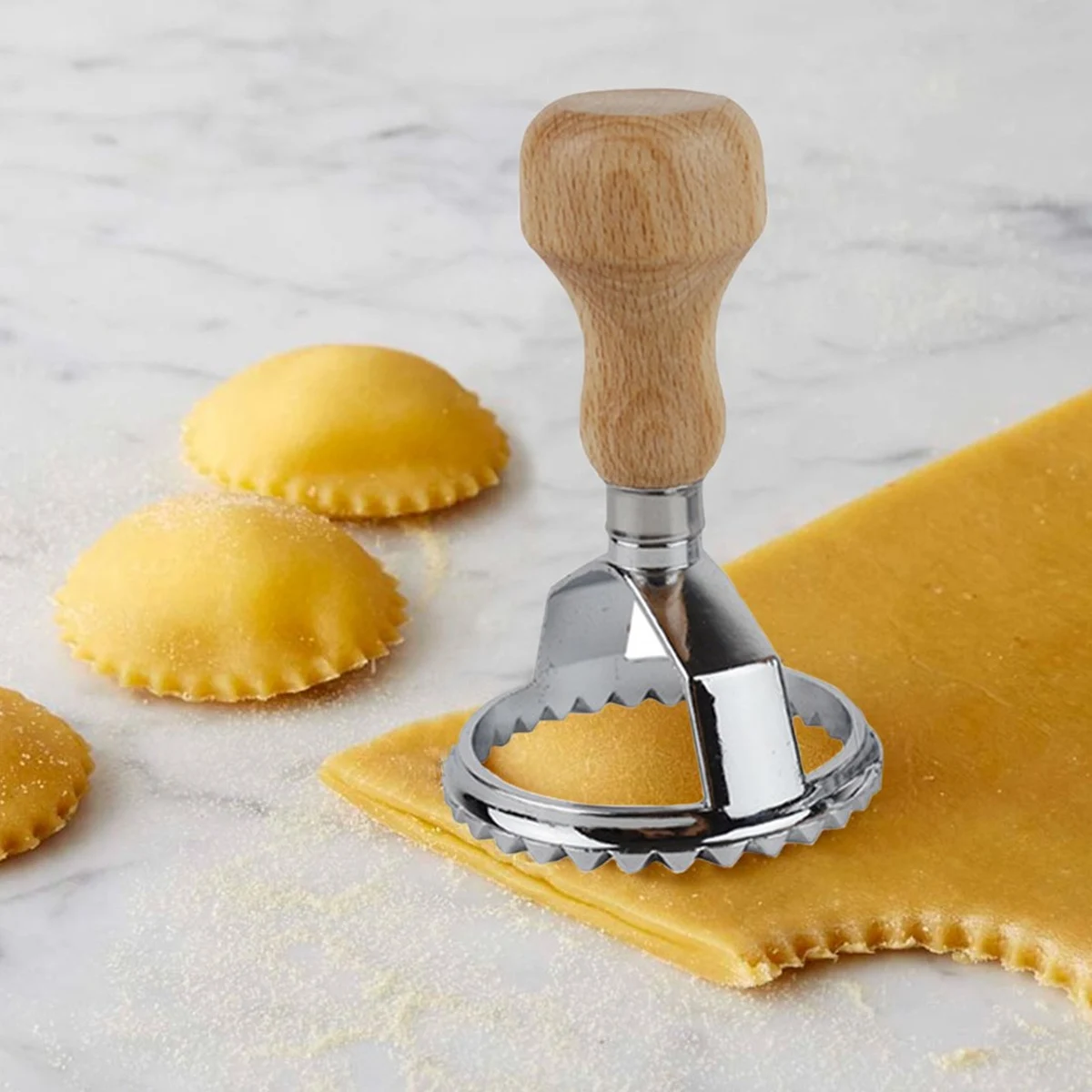 

1 Pc Round Biscuit Mold Stainless Steel Lace-Up Embossed Baking Tool Pastry Dumpling Wrapper Mold With Wooden Handle