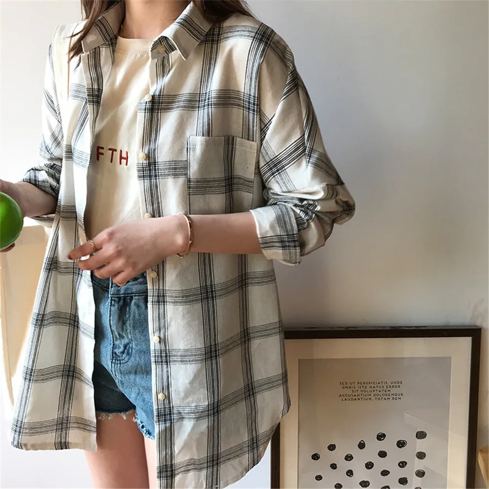 Big Loose women plaid blouses shirts 2018 Women Office Air Conditioner Blouse Shirt Female Outerwear Casual Pocket Shirts (32)