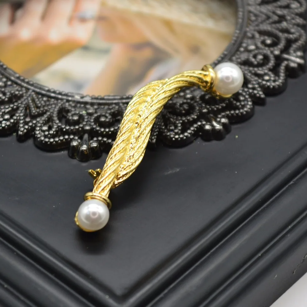 

Free Shipping New Women Fashion Jewelry Drop Pearl Pink Enamel Cufflinks imitation Jewelry Brooch corsage Wild texture