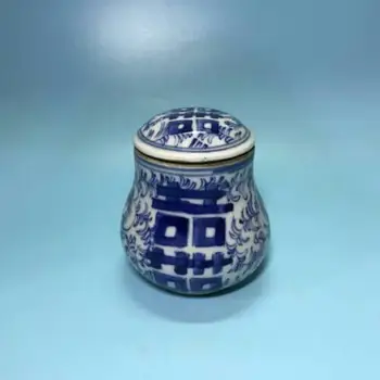 

Chinese Porcelain Painting Flower Blue And White Porcelain Altar Jar With Cover Storage Tank Exquisite Small Bottle
