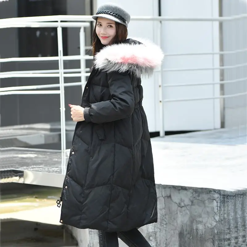 Новая мода из натурального меха енота норки меховой воротник зима Для женщин длинные пальто женский белый пуховик на утином пуху с капюшоном, с застежкой-молнией, теплые толстые куртки D28 - Цвет: Черный