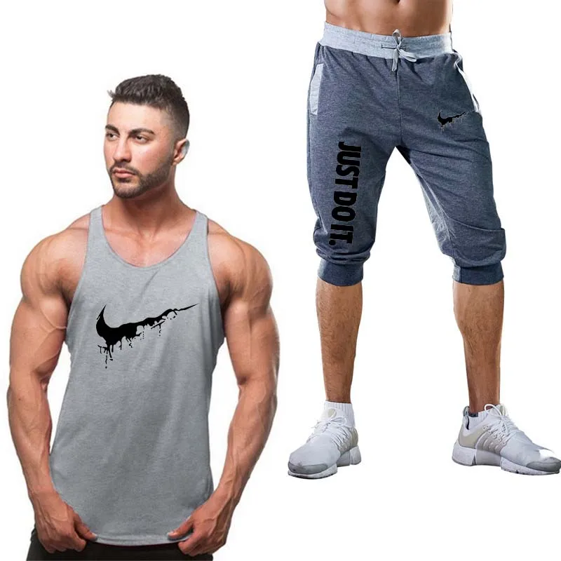 

2019 Cotton fitness vest men's sleeveless vest men's bodybuilding clothing + sports shorts two pieces of sweatshirt fitness vest