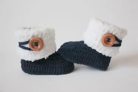 sapatinho de crochê de menino