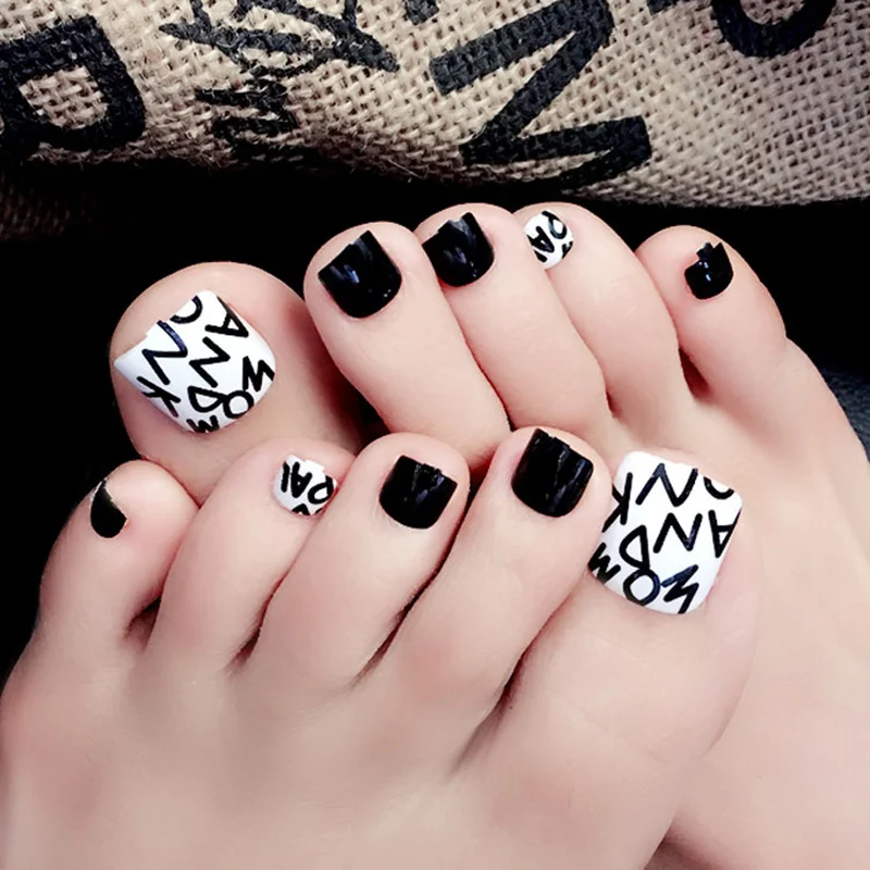

2019 24 PCS/SET Toenails Art Tools Simple Letters Black White False Nail Tips False Fingernails