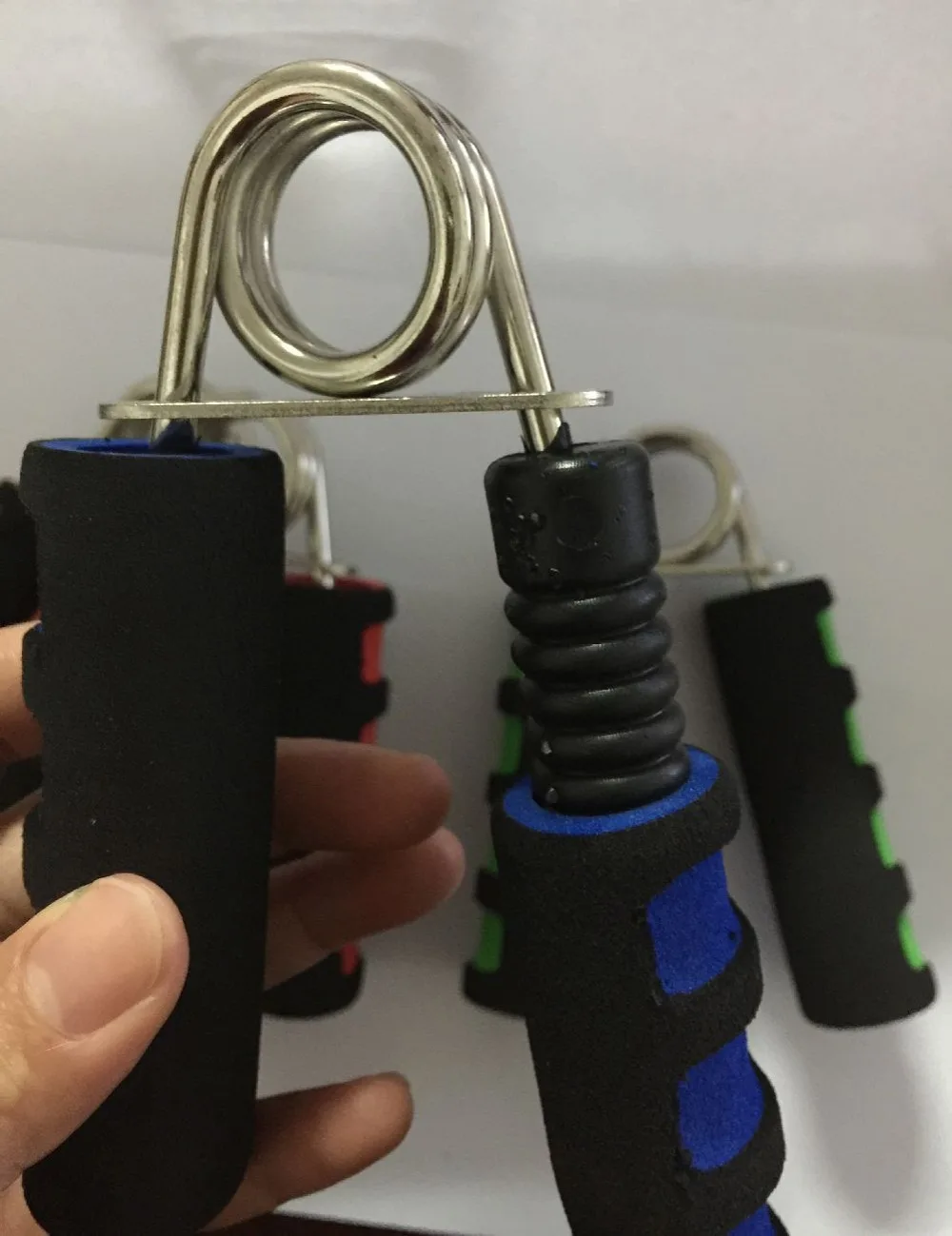 New Crossfit Gymnastic Power Wrist Bands Athletes Fitness Hand Gripper Finger Forearm Exercise Grip Strengthener Gym Equipment New Crossfit Gymnastic Power Wrist Bands Athletes Fitness Hand Gripper Finger Forearm Exercise Grip Strengthener Gym Equipment