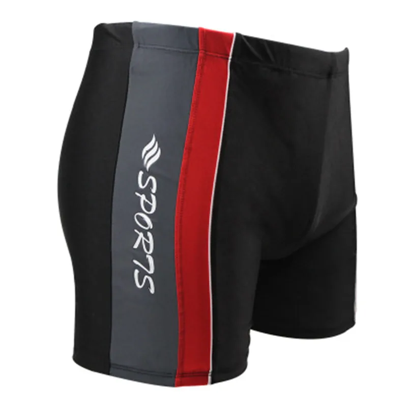 

Portable and breathable men's swimming trunks with loose flat corners and lining of beach trousers in bags