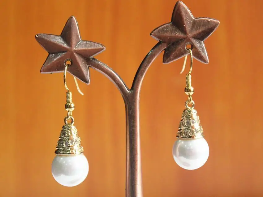 

lady's high quality 12mm white pearl bead hook earring