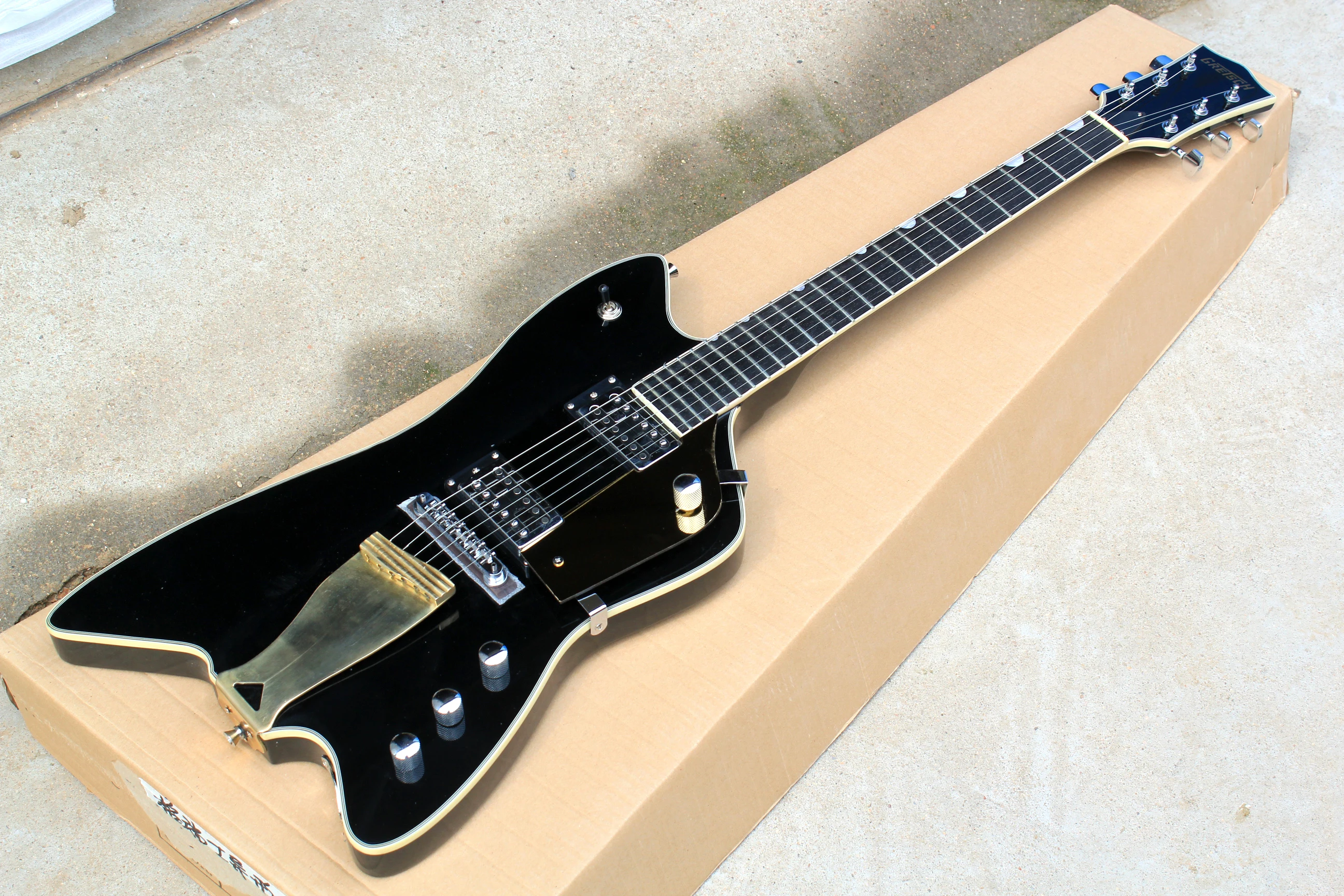 Factory Custom irregular shape electric guitar, Offer Customizedin