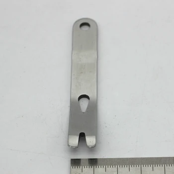 

Sliver 1PC Gear Mini Crank Crowbar Pocket Pry Bar Keychain Multi Tool Survival Scraper High Quality