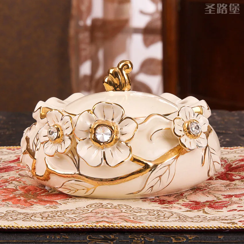 Home Decoration Ceramic Ashtray with Cover European Style Creative