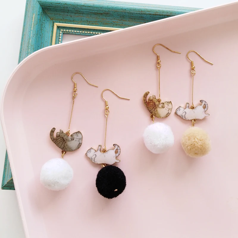 Милые сережки. Милые серьги. Миленькие сережки. Серьги на девушке. Сережки модные для девочек.