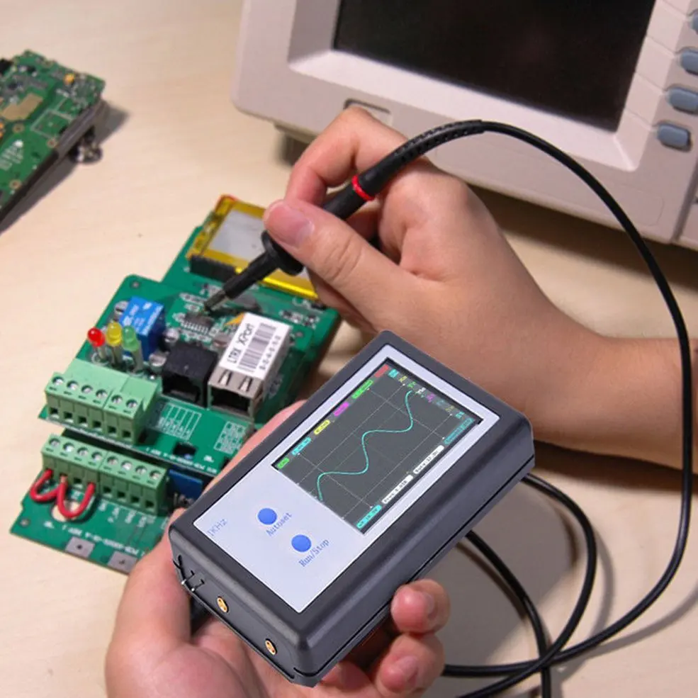

Hand-held D602 ARM Mini Portable Pocket-Sized Digital Oscilloscope Big TFT Screen 200KHz Bandwidth Touch Panel Oscillometer