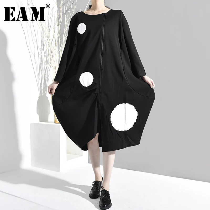 

[EAM] 2019 New Spring Autumn Round Neck Long Sleeve Dot Pattern Irregular Big Size Loose Dress Women Fashion Tide JA88501