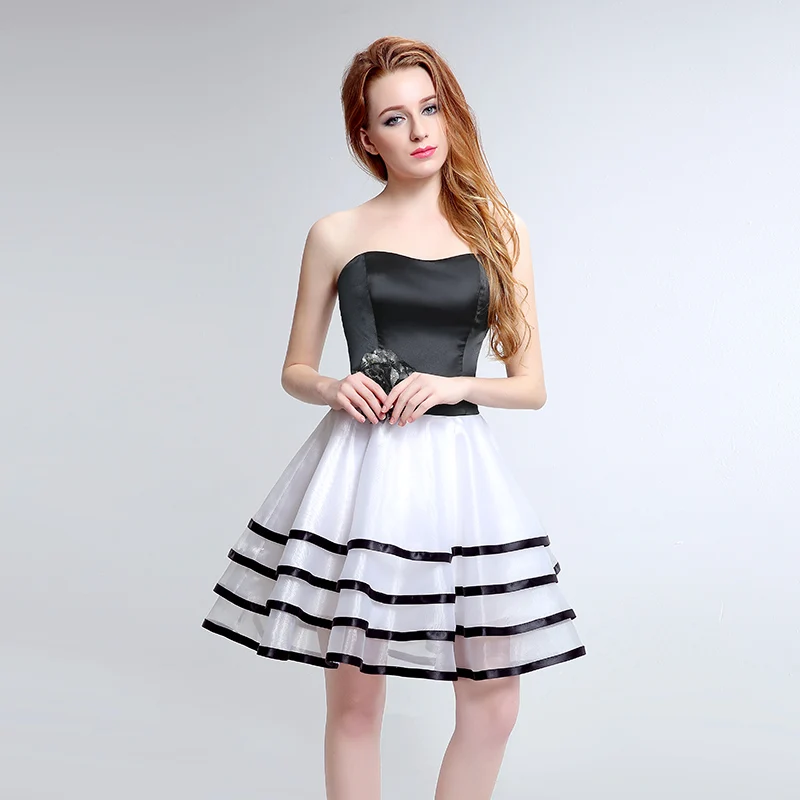 Abito da cocktail bianco e nero