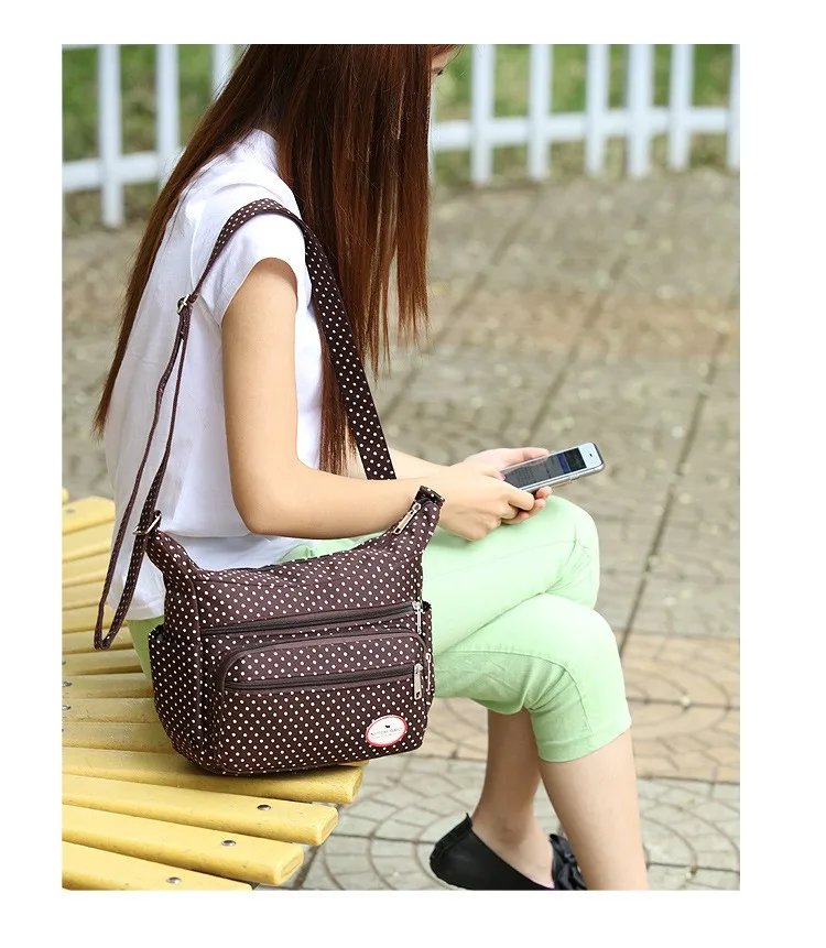 3242928689_680402721