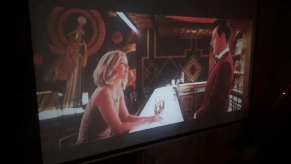 UNIC UC46 uc46+ Projector (1)